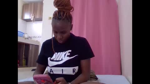 cute_lizah online show from March 3, 2025, 8:49 am