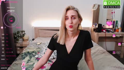 Milana online show from December 24, 2024, 1:28 pm