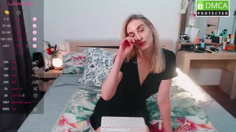Snapshot of cute_milana chatting on October 4, 2025, 7:39 am Milana online show from October 4, 2025, 7:39 am