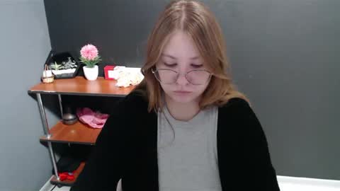 Veronica online show from December 5, 2024, 7:27 am