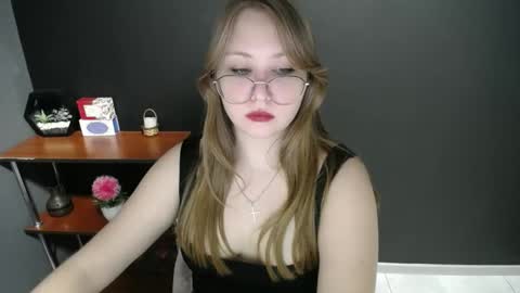Veronica online show from February 6, 2025, 10:48 am