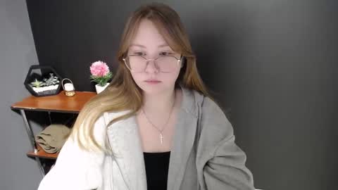 Veronica online show from February 18, 2025, 7:21 am