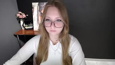 Veronica online show from October 6, 2025, 6:33 am