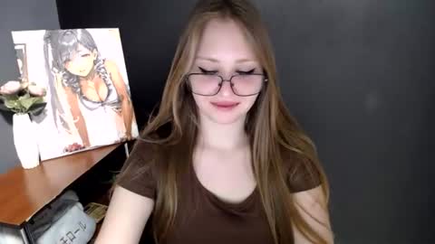 Snapshot of cute_minx chatting on June 18, 2026, 6:24 am Veronica online show from June 18, 2026, 6:24 am