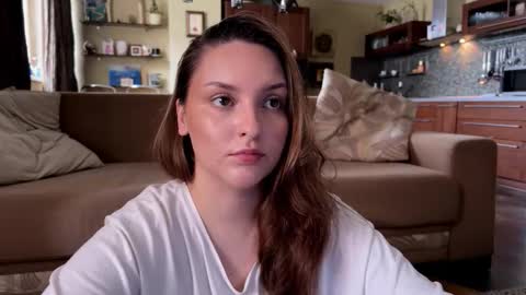 cute_next_door online show from September 19, 2025, 9:43 am