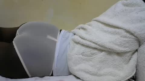 cute_perry online show from October 4, 2025, 6:17 pm