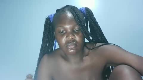 cute_roxie online show from February 17, 2025, 10:36 pm