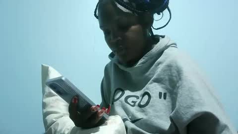 cute_roxie online show from February 20, 2025, 11:10 pm