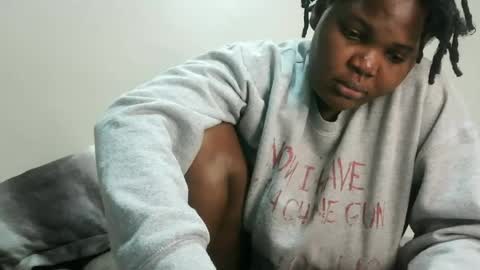 cute_roxie online show from April 17, 2026, 11:02 am