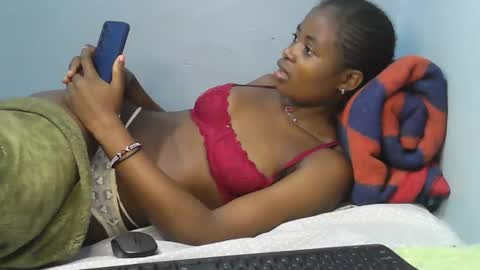 cute_shaniz online show from September 15, 2025, 7:08 am