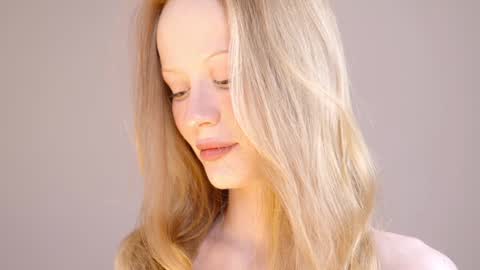  Hey im Kristina Thank you for your support  online show from December 3, 2024, 10:17 am