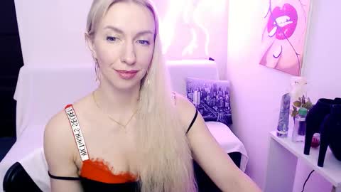 cute_smile_shy online show from February 22, 2026, 10:36 am