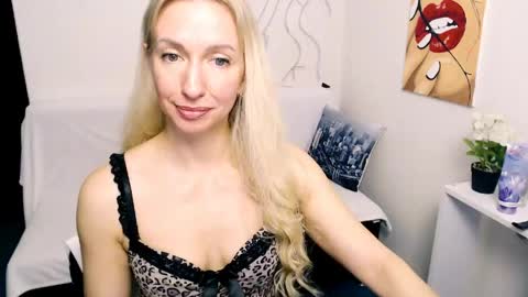 cute_smile_shy online show from April 5, 2026, 8:55 am