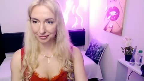 Snapshot of cute_smile_shy chatting on June 9, 2026, 9:04 pm cute_smile_shy online show from June 9, 2026, 9:04 pm