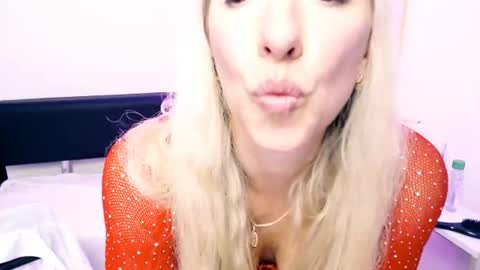 Snapshot of cute_smile_shy chatting on June 26, 2026, 11:09 pm cute_smile_shy online show from June 26, 2026, 11:09 pm