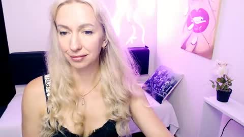 Snapshot of cute_smile_shy chatting on July 14, 2026, 5:12 am cute_smile_shy online show from July 14, 2026, 5:12 am