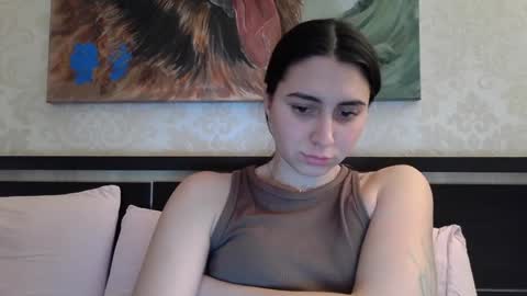 cute_strawberry_ online show from December 14, 2024, 6:41 pm