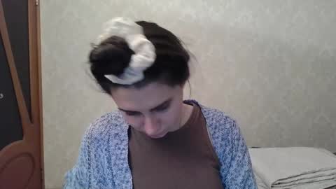 cute_strawberry_ online show from December 17, 2024, 5:58 pm