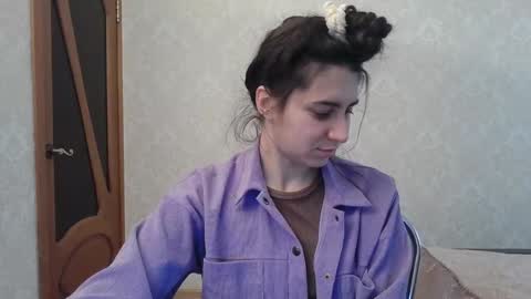 cute_strawberry_ online show from December 18, 2024, 6:32 am