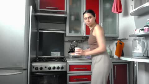 cute_strawberry_ online show from December 21, 2024, 9:44 am