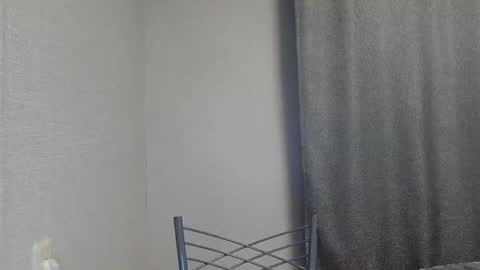 cute_strawberry_ online show from December 27, 2024, 7:14 pm