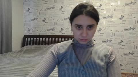 cute_strawberry_ online show from January 1, 2025, 10:21 am