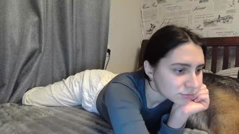 cute_strawberry_ online show from January 1, 2025, 6:16 pm