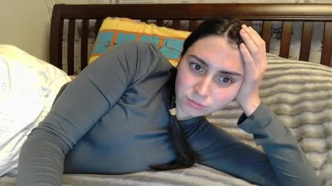 cute_strawberry_ online show from January 6, 2025, 3:40 pm