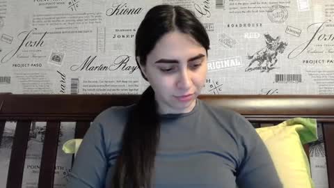 cute_strawberry_ online show from January 28, 2025, 11:17 am