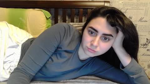 cute_strawberry_ online show from January 28, 2025, 2:21 pm