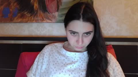 cute_strawberry_ online show from February 7, 2025, 6:02 pm