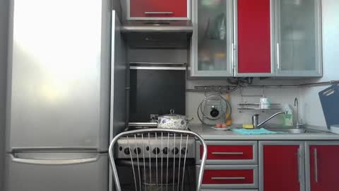 cute_strawberry_ online show from February 8, 2025, 7:48 am