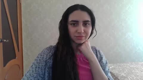 cute_strawberry_ online show from February 14, 2025, 6:23 am