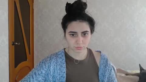 cute_strawberry_ online show from February 15, 2025, 7:38 am