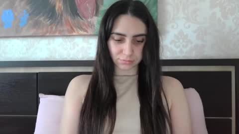 cute_strawberry_ online show from February 18, 2025, 2:16 pm