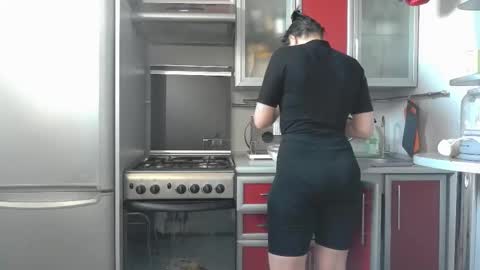 cute_strawberry_ online show from February 22, 2025, 9:12 am