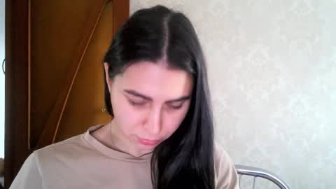 cute_strawberry_ online show from September 9, 2025, 5:40 am