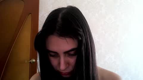 cute_strawberry_ online show from September 13, 2025, 7:19 am