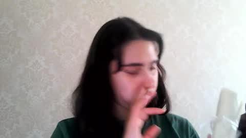 cute_strawberry_ online show from October 1, 2025, 7:58 am