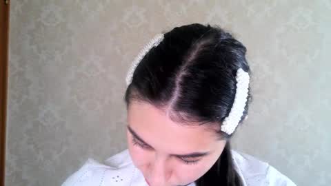 cute_strawberry_ online show from October 4, 2025, 7:39 am