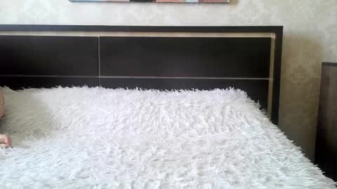 cute_strawberry_ online show from October 6, 2025, 8:01 am