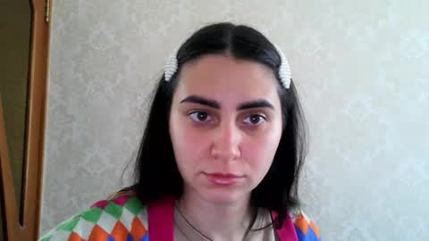 cute_strawberry_ online show from October 17, 2025, 8:28 am