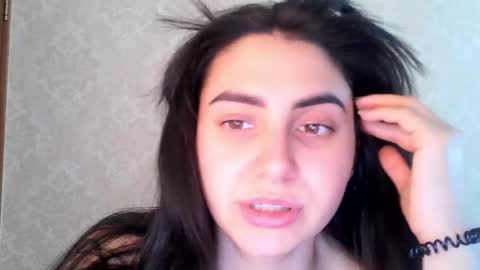 cute_strawberry_ online show from October 29, 2025, 7:43 am