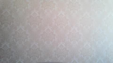 cute_strawberry_ online show from November 1, 2025, 11:56 am