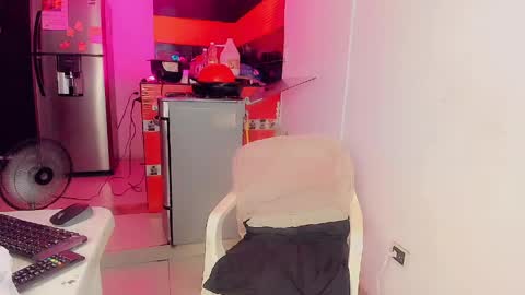 Snapshot of cuteandjoy chatting on March 17, 2026, 5:33 am Andrea online show from March 17, 2026, 5:33 am