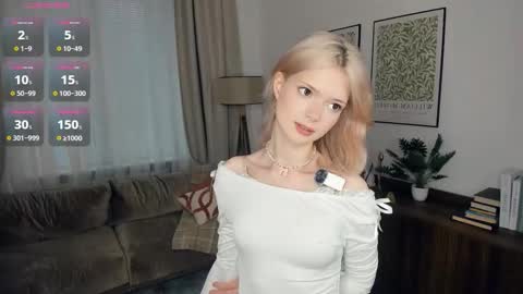 Snapshot of cutebrutality chatting on October 6, 2025, 8:34 am Alice online show from October 6, 2025, 8:34 am