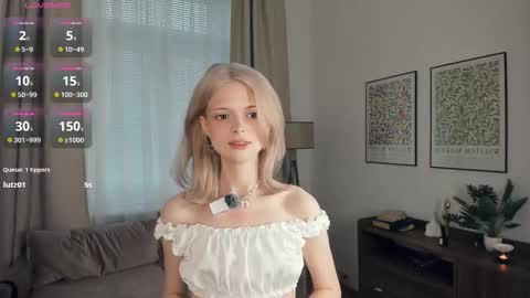 Snapshot of cutebrutality chatting on October 12, 2025, 8:24 am Alice online show from October 12, 2025, 8:24 am