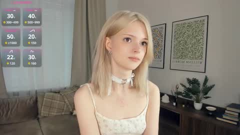 Snapshot of cutebrutality chatting on October 19, 2025, 8:37 am Alice online show from October 19, 2025, 8:37 am