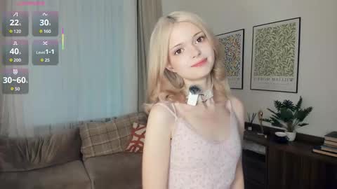 Snapshot of cutebrutality chatting on November 4, 2025, 7:29 am Alice online show from November 4, 2025, 7:29 am