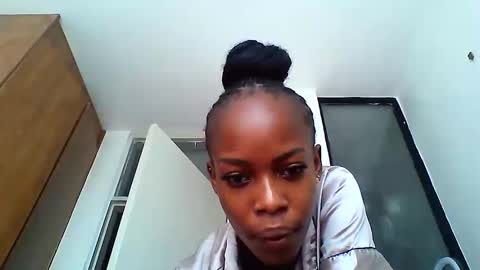 Snapshot of cutecherie chatting on June 9, 2026, 9:54 am cutecherie online show from June 9, 2026, 9:54 am